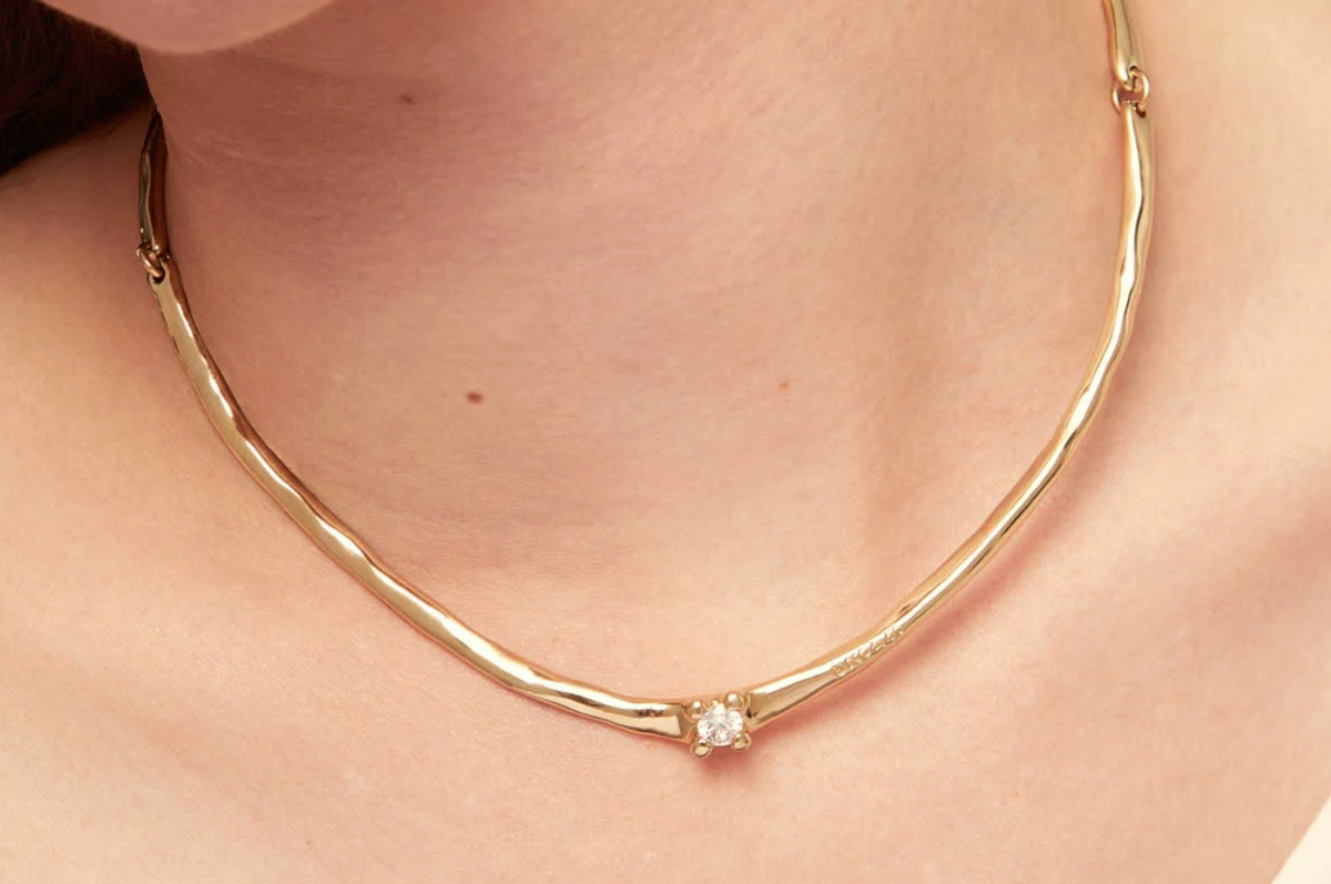 18k gold-plated metal alloy rigid necklace and white zircon