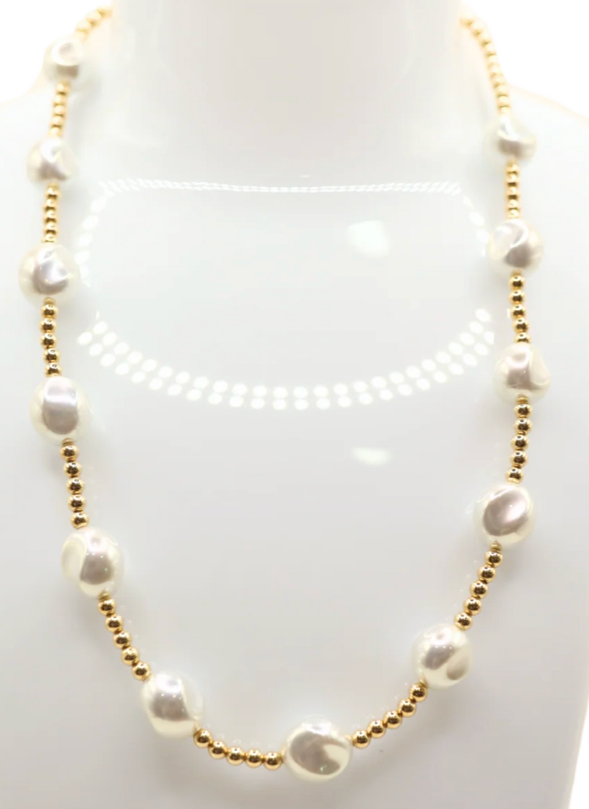 Sadie Pearl Necklace in Gold
