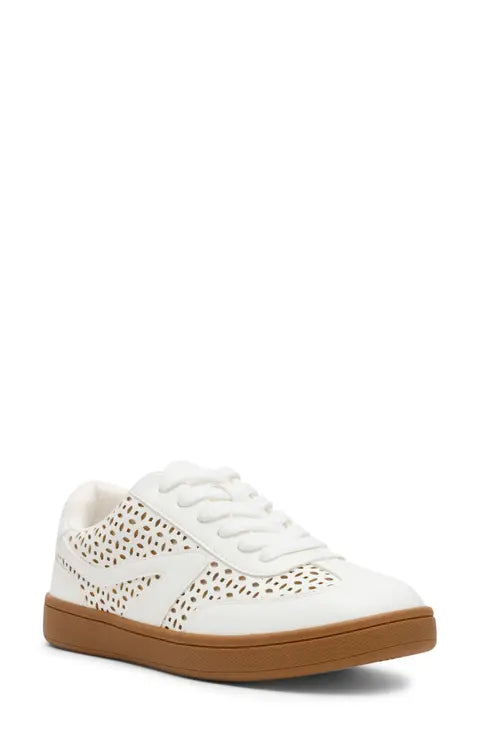VOYAGE FOOTWEAR