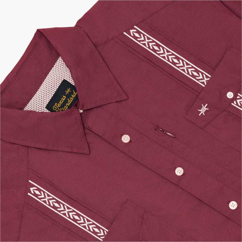 GUAYABERA LIBRE SOLID MAROON M