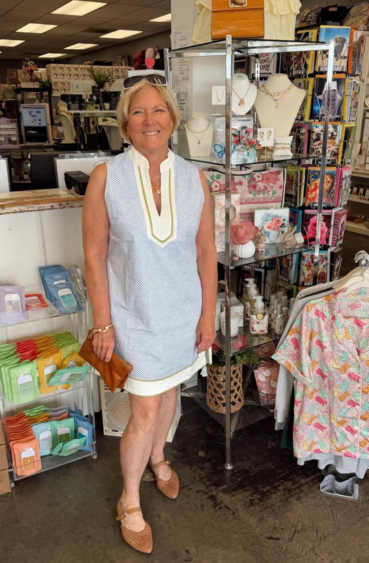 SLEEVELESS VERTICAL STRIPE PATTERN DRESS