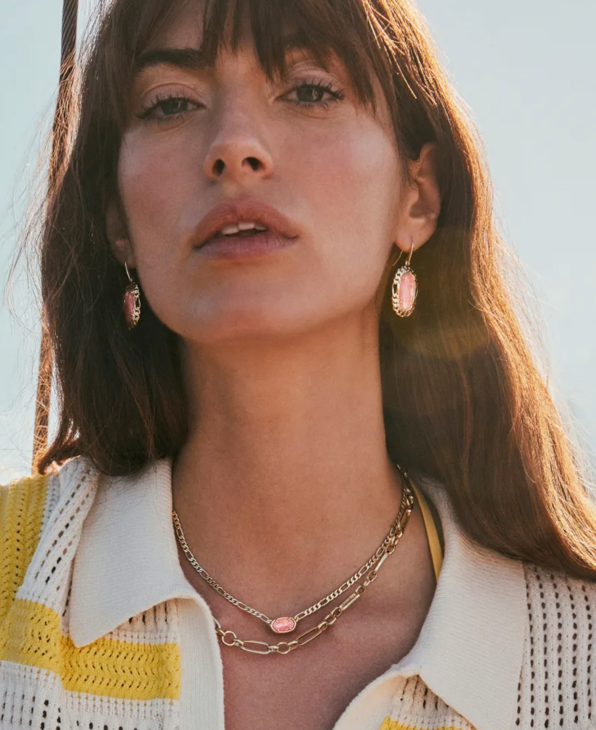 ELISA FIGARO CHAIN SHORT PENDANT NECKLACE GOLD PINK IRIDESCENT MOTHER OF PEARL