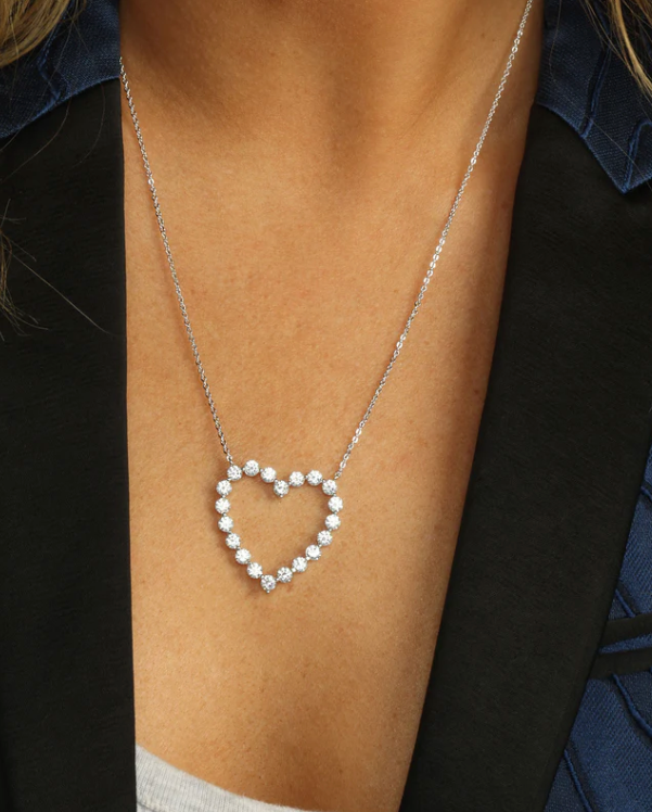 She's an Icon Heart Necklace SILVER-WHITE O/S