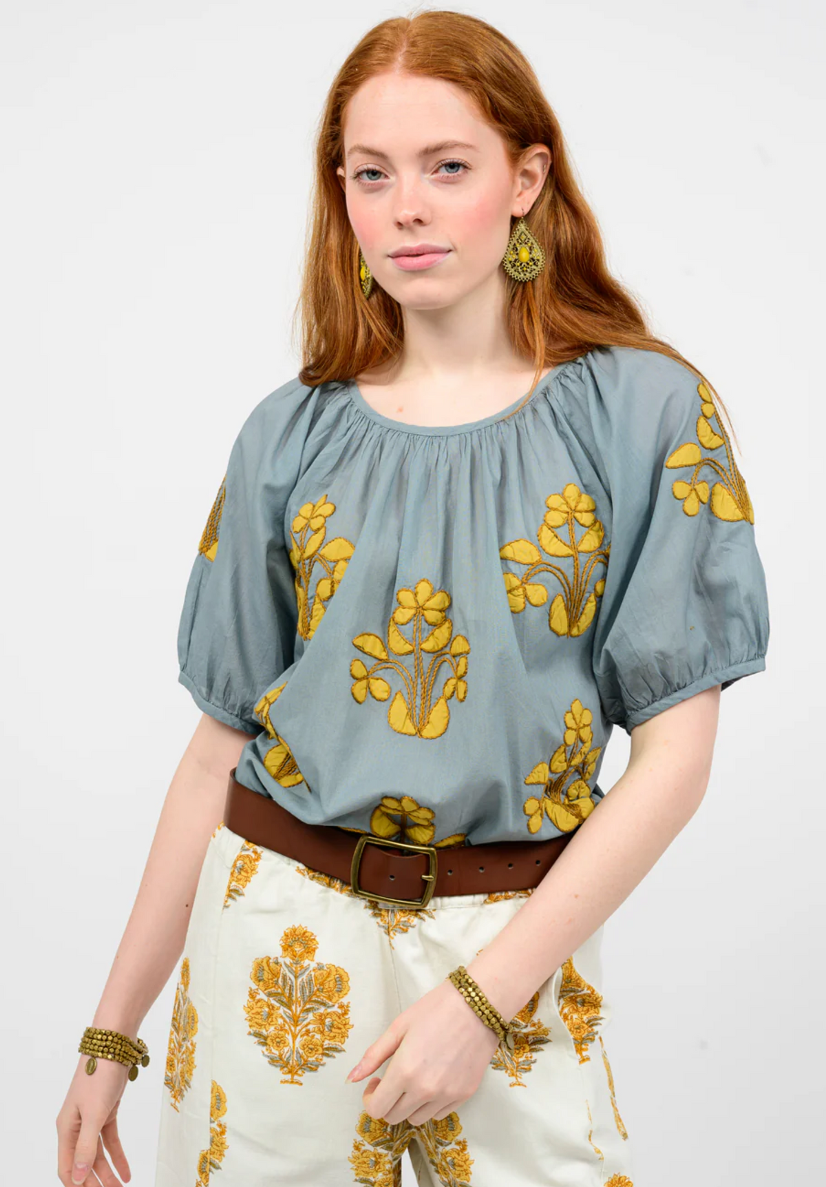 APPLIQUE PEASANT TOP
